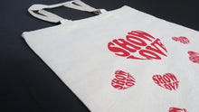 Cargar imagen en el visor de la galería, SHOW LOVE BEANIE PLUS TOTE BAG - Show Love
